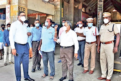 CMDA officials inspecting Koyambedu market on Thursday