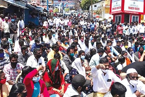 Scores of people from all walks of life protest at Moonjikal in Kodaikanal on Monday