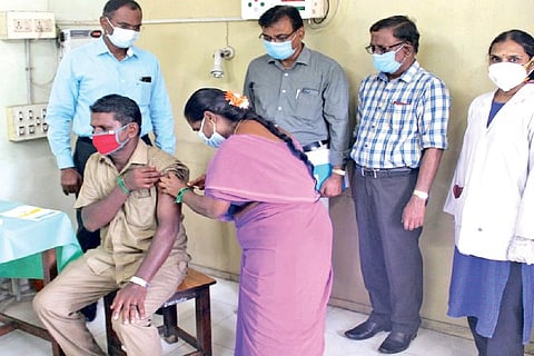 Transport department secretary C Samayamoorthy inspecting a vaccination camp at Pallavan House.