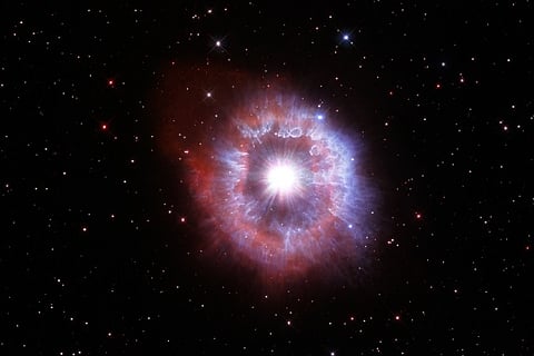 Hubble images show giant star on edge of destruction