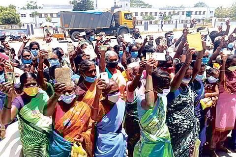 Residents besiege Ariyalur Collectorate to release 7 persons