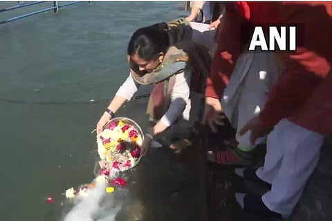 Kritika and Tarini, the daughters of CDS General Bipin Rawat and Madhulika Rawat immerse the ashes