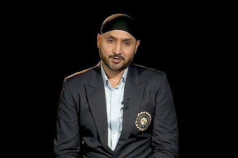 Screengrab from the video (Source: Twitter)