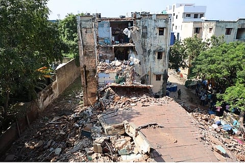 Tiruvottiyur building collapse: AIADMK, AMMK demand action against contractors
