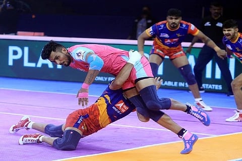 Jaipur Pink Panthers Arjun Deshwal in action (Credit: ANI)