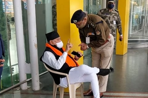 Modi's brother sits on dharna at Lucknow airport