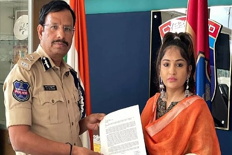 Actor Maadhavi Latha complains about abusive social media posts