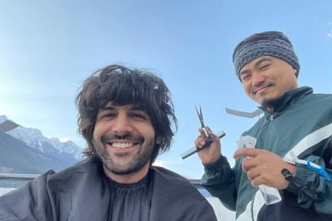 Kartik Aaryan gets haircut in Manali amid 'Bhool Bhulaiyaa 2' schedule