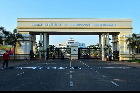 OPTCL signs MoU with IIT, Bhubaneswar for power sector development