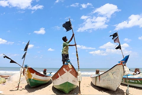 WATCH: TN fishermen protest against draft Marine Fisheries bill, raise black flags