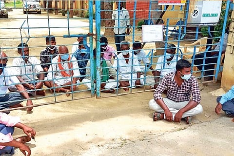 Cocoon purchase: Silk farmers highlight corruption in dept