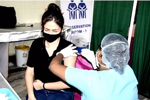 Gambhir sets up free Covid vax camps in East Delhi