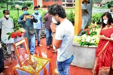 Papon dedicates new song 'Haate haat dhori' to parents