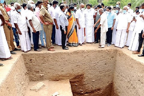 Minister Thangam Thennarasu along with Rural Development Minister Periyakaruppan inspecting Keeladi