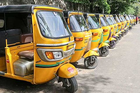 Autorickshaw union files petition to cancel e-registration, seeks Rs 7,500 relief