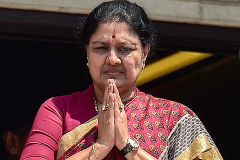 Sasikala may reenter politics if AIADMk bites dust