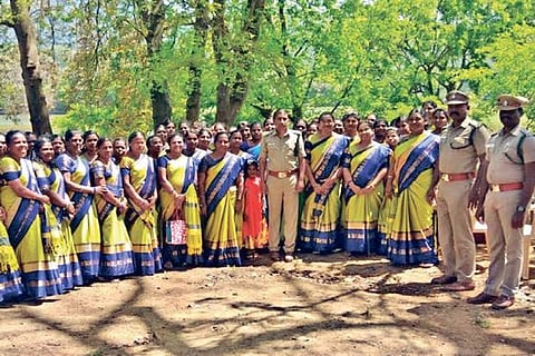 The frontline warriors, who were taken on a visit to Baralikkadu in Karamadai forest range