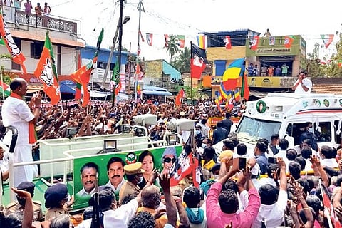 Chief Minister Edappadi K Palaniswami campaigning in Thanjavur for NDA?s BJP candidate