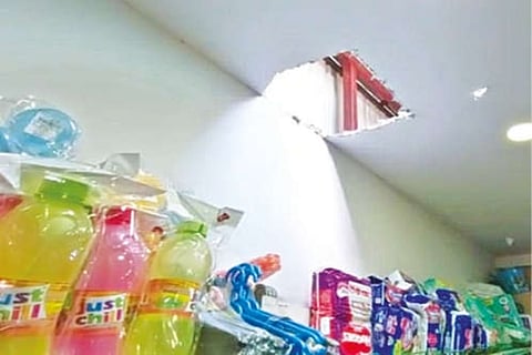 Rs 2 lakh stolen from supermarket in Tambaram