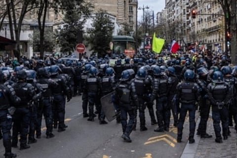Paris police order stores closed over banned demonstration