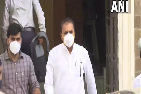 Anil Deshmukh being taken for medical examination from ED office Source: ANI