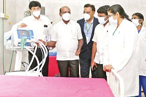 Health Minister Ma Subramanian inspecting the burns ward set up at Govt Kilpauk Medical College