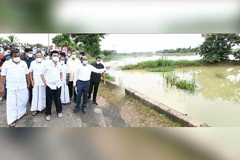 Stalin visiting the flood-hit Cuddalore. Image Courtesy: Twitter - @MRKPaneerselvam