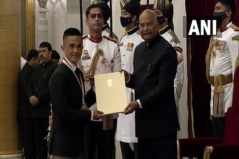 Sunil Chhetri receives Major Dhyan Chand Khel Ratna award (Source: ANI)