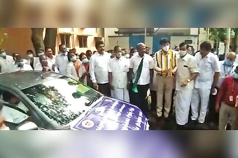 Ma Subramanian flags off mobile units to distribute Siddha medicines in the city on Wednesday