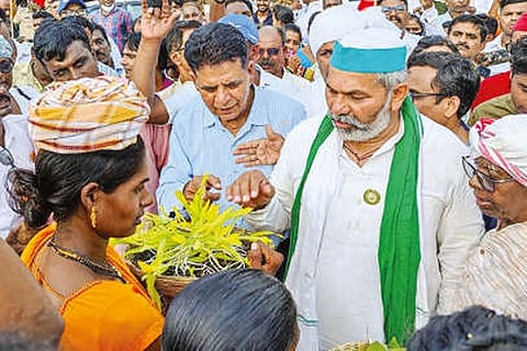 Tikait at a farmers rally