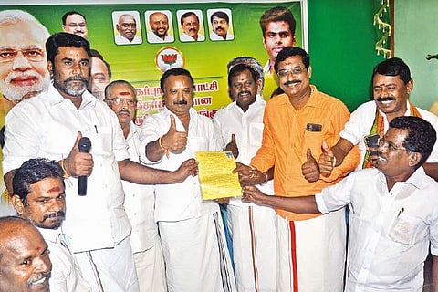 BJP general secretary R Srinivaasn receiving applications in Thanjavur on Friday