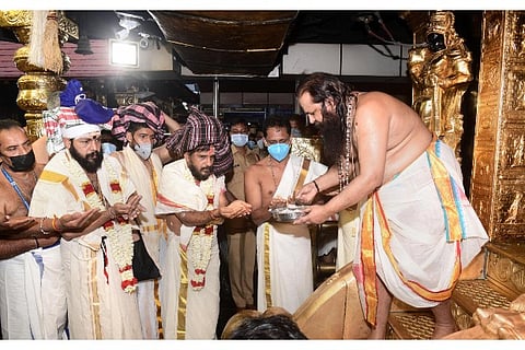 Devotees in Sabarimala temple (Source: PTI)