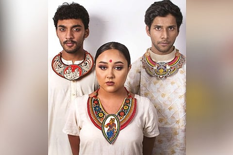 Models wearing tholu bommalata jewellery from Jewelry In Narratives