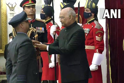 Wing Commander Abhinandan Varthaman being accorded the Vir Chakra by President Ram Nath Kovind (ANI)
