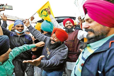 Farmers are dancing in joy after Modi decided to repeal the farm laws