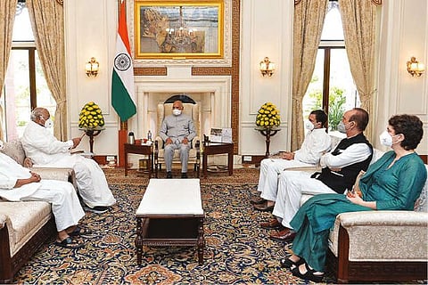 President Kovind with Congress leaders Rahul, Priyanka, Kharge, Ghulam Nabi Azad and AK Antony