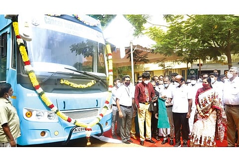 Health Minister Ma Subramanian flagging off Health Department?s bus