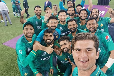 Shaheen Afridi taking a selfie after Pakistan's victory. Image Courtesy: Twitter - @TheRealPCB
