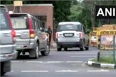 Convoy of Gujarat-elect CM Bhupendra Patel reaches Governor's house