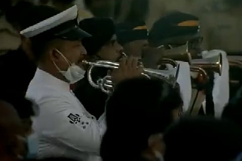 State honour being given to Lata Mangeshkar