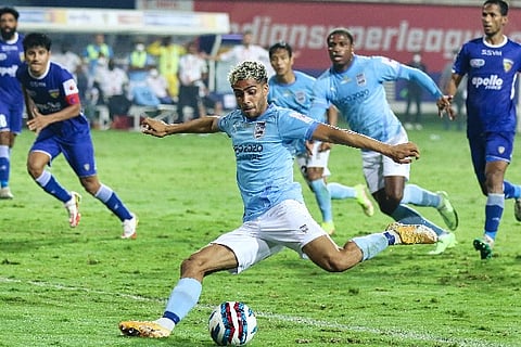 Vikram Pratap taking a shoot. Image Courtesy: Twitter - @MumbaiCityFC