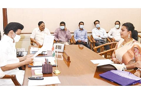 Actor-turned politician and Nagari MLA Roja meeting Chief Minister MK Stalin at the Secretariat
