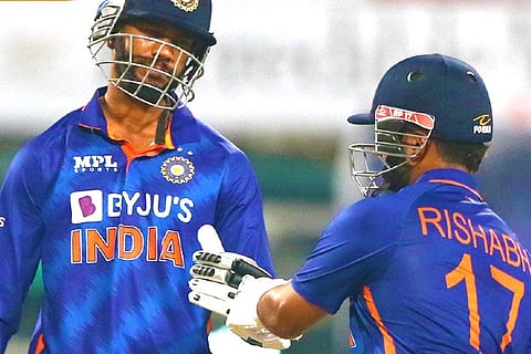 Half-centuries from Kohli (52) and Rishabh Pant (52) (Credit: Twitter/@BCCI)