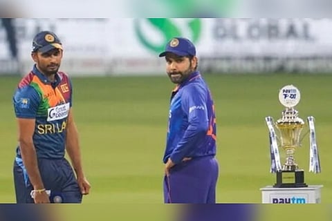 Sri Lankan captain Dasun Shanka with India's Rohit Sharma (AP)