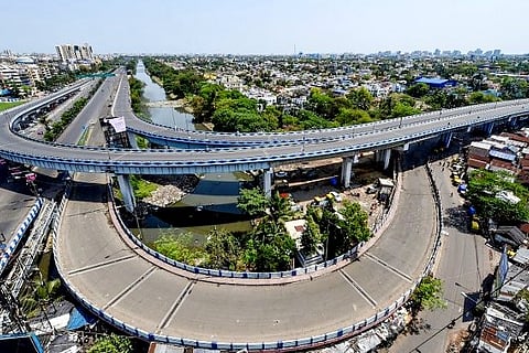 Ultadanga bridge wears a deserted look, in Kolkata (Credit: PTI)