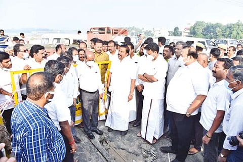 Ministers KN Nehru and Anbil Mahesh Poyyamozhi inspecting the condition of Cauvery bridge in Tiruchy