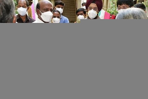 Ma Subramanian inspecting and distributing pulse oximeter (Source: Instagram)