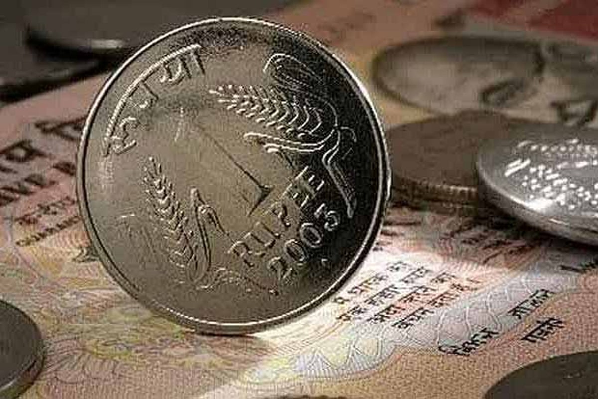 Rupees Asset Rupee Breaches 91/USD Again Amid Global Trade Concerns, Ends at 90.92
