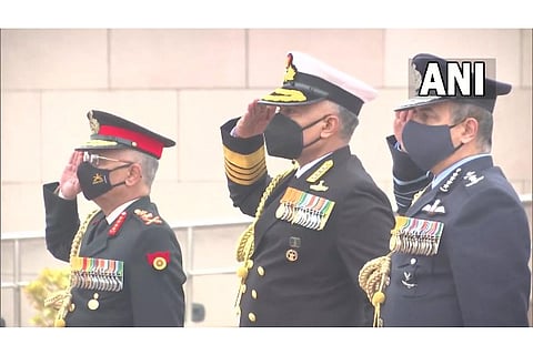 Chief of Armed Forces lay wreath at the National War Memorial (Source: ANI)