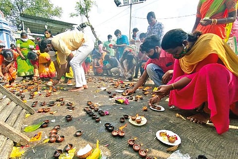 Devotees gathered outside Vadapalani Murugan temple to celebrate Thai Poosam